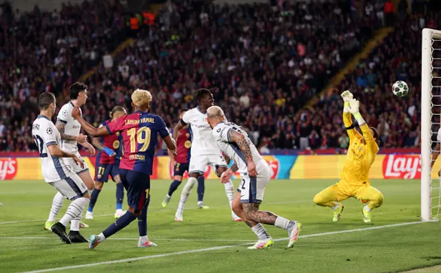 Yann Sommer of FC Internazionale saves a shot