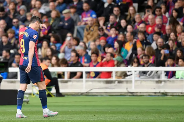 Robert Lewandowski leaves the pitch
