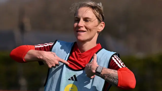 Jess Fishlock in Wales training