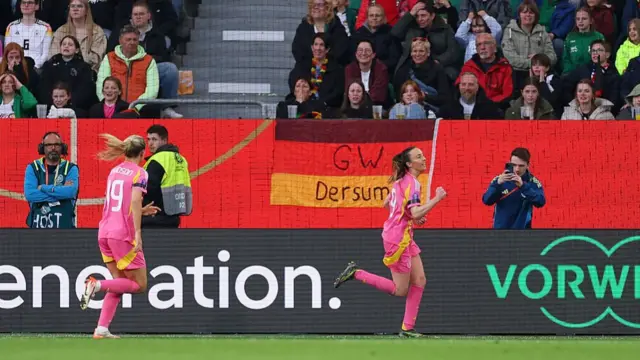 Caroline Weir celebrates her goal