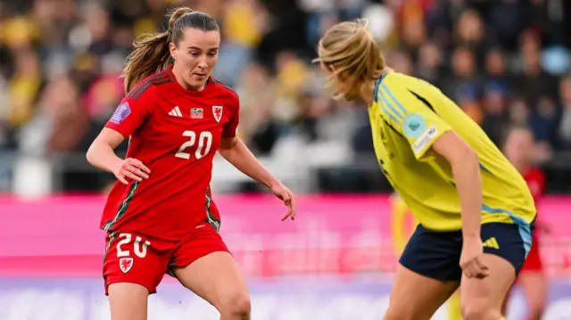 Carrie Jones attacks for Wales