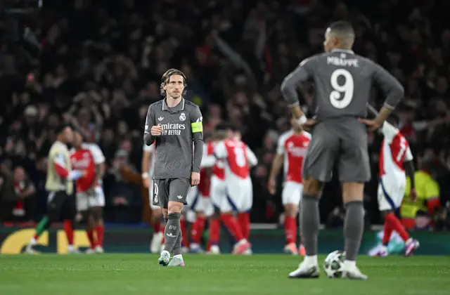 Modric and Mbappe stand stunned at kick off after Arsenal's goal