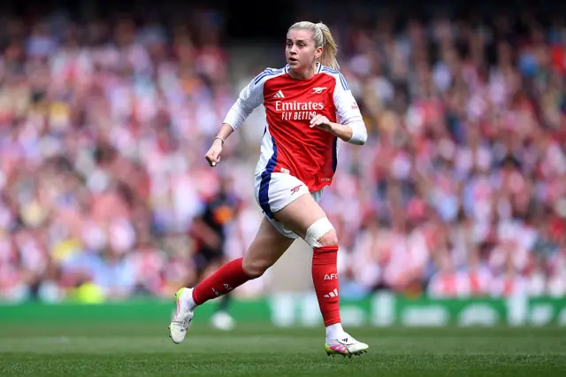 Arsenal striker Alessia Russo running
