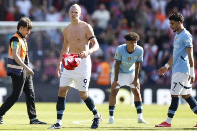 Manchester City's Erling Haaland looks dejected