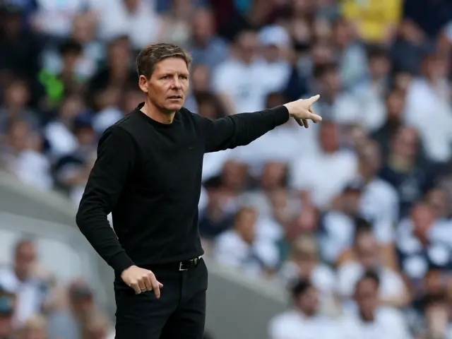 Crystal Palace manager Oliver Glasner reacts.