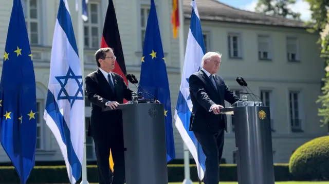 Israeli President Isaac Herzog with German President Frank-Walter Steinmeier