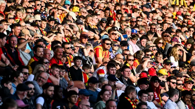 Thistle fans