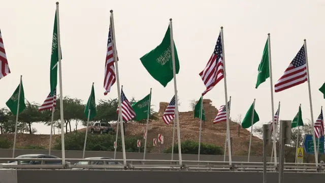 Flags of Saudi Arabia and the US along a highway for the visit of US President Donald Trump visit in Riyadh