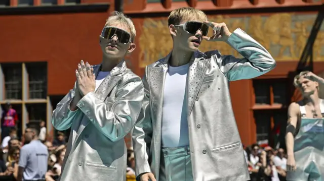 Icelandic duo VAEB pose during the opening ceremony of the 69th Eurovision Song Contest