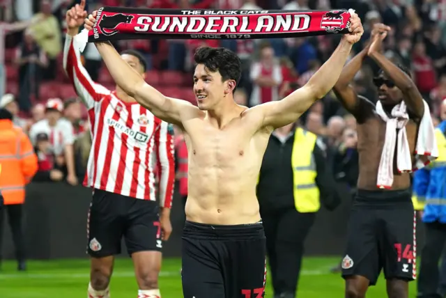 Sunderland's Luke O'Nien celebrates with team-mates