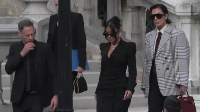 Kardashian leaving building