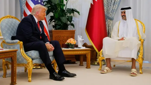 Trump meet the Qatari Emir, Sheikh Tamin bin Hamad al-Thani at the luxurious Lusail Palace. Photo: 14 May 2025
