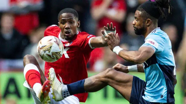 Charlton v Wycombe match action