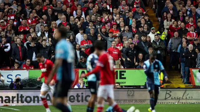 Charlton v Wycombe match action