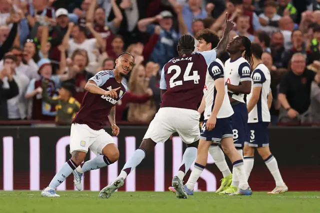Boubacar Kamara of Aston Villa celebrates