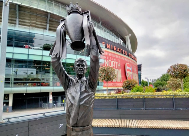 https://www.bbc.com/sport/football/live/.