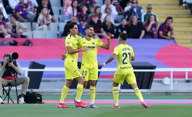 Ayoze Perez celebrates with his Villarreal team-mates