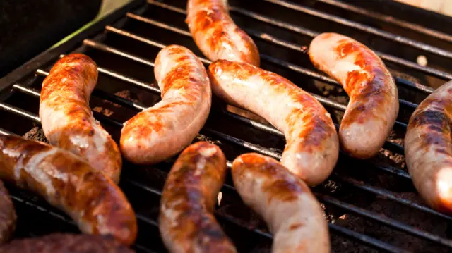 Cooking sausages