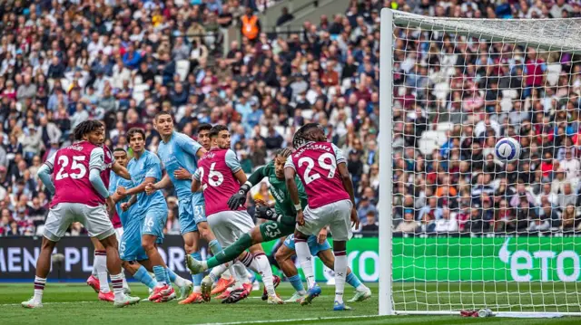 Nikola Milenkovic scores for Nottingham Forest at West Ham