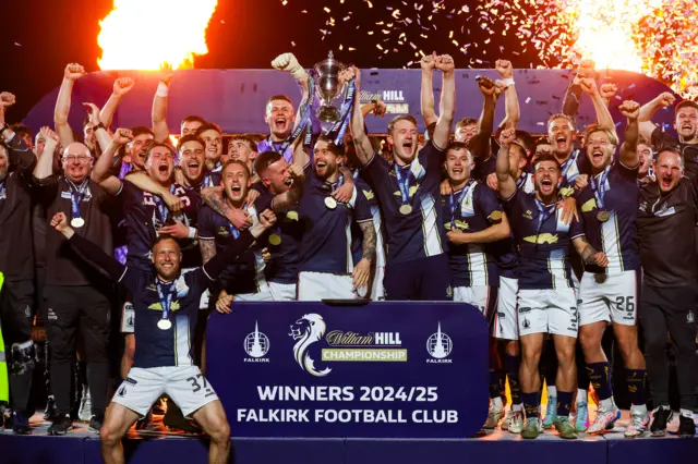 Falkirk lift the trophy
