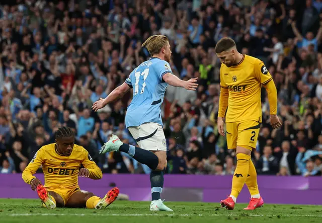 Kevin De Bruyne celebrates