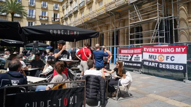 Fans gather in Plaza Nueva, Bilbao