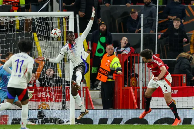 Harry Maguire scores for Man Utd