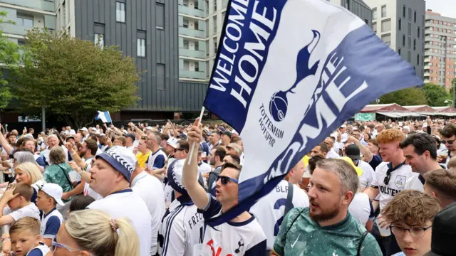 Spurs fans at the fan park