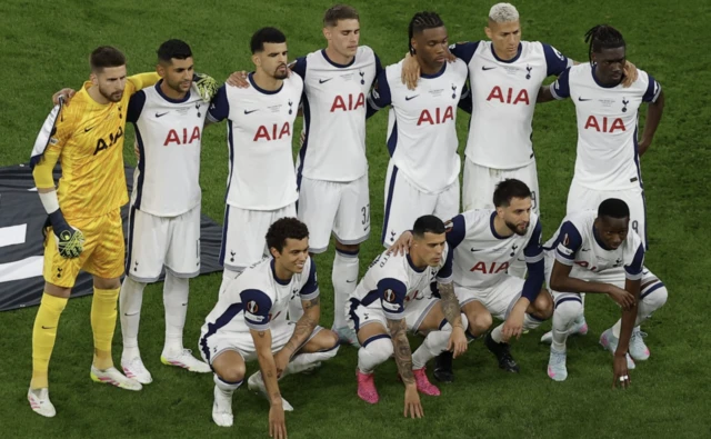 Tottenham Hotspur players pose for a team group