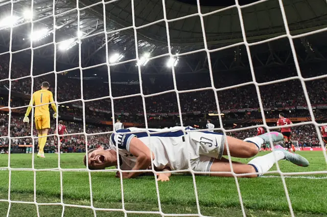 Micky van de Ven lays on the floor