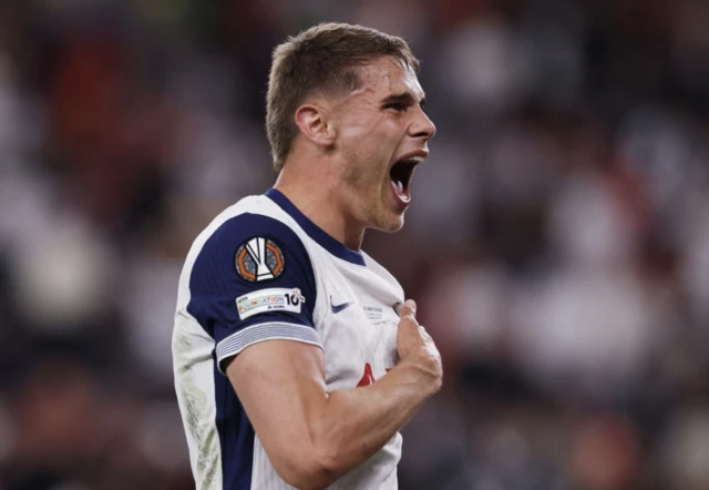Tottenham Hotspur's Micky van de Ven celebrates