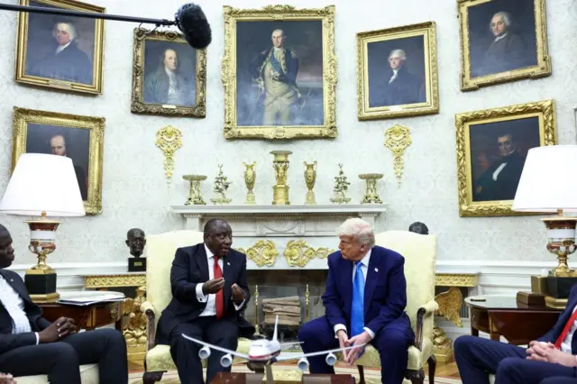 Ramaphosa and Trump speaking in the Oval Office