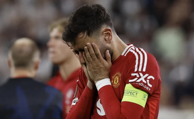 Manchester United's Bruno Fernandes looks dejected