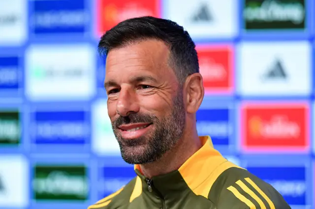Leicester City Manager Ruud van Nistelrooy