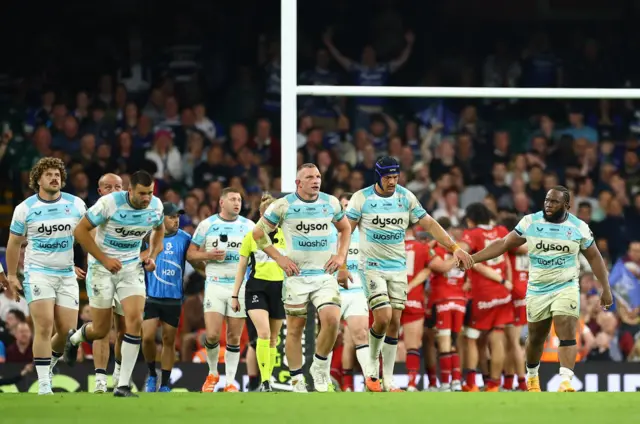 Bath Rugby's Beno Obano celebrates scoring a try with team-mates