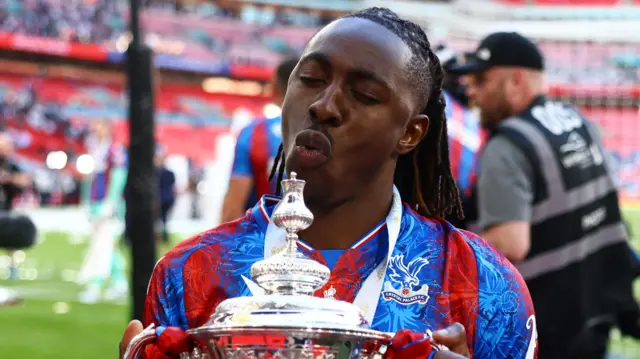Eberechi Eze kisses the FA Cup after Crystal Palace win the 2025 final