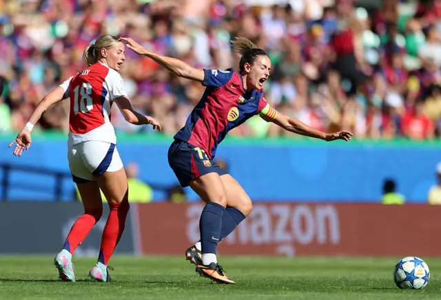 Kelly tackles Alexia