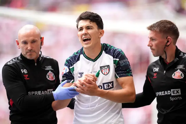 Luke O Nien injured