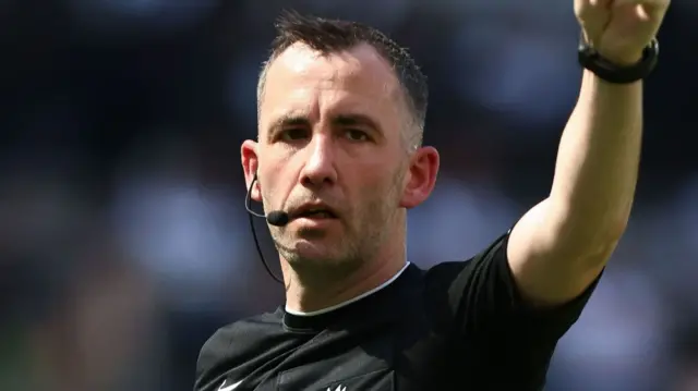 Chris Kavanagh officiating