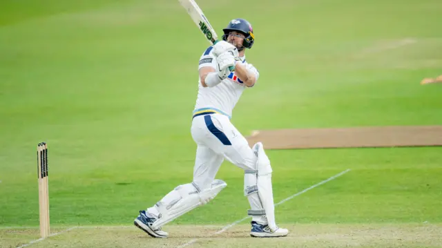 Dawid Malan races to a half century