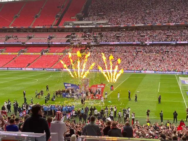 Sunderland celebrate promotion at Wembley