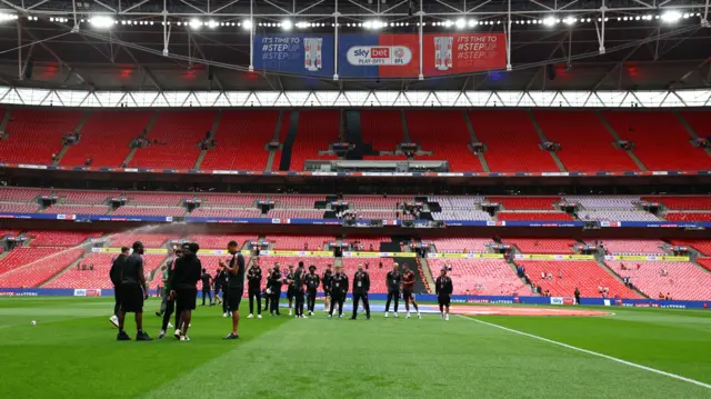 Sheffield United players on the Wembley pitch before kick-off
