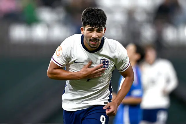 Alejandro Rodriguez of England celebrates