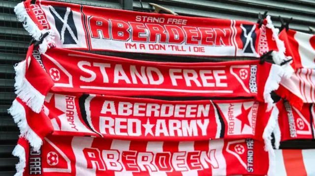 Aberdeen scarves