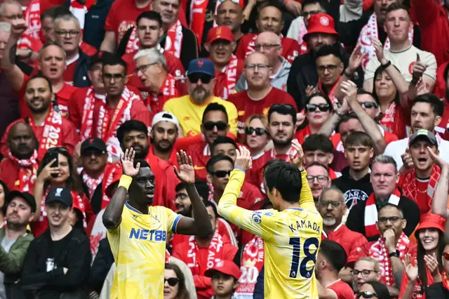 Crystal Palace's Senegalese midfielder #07 Ismaila Sarr (L) celebrate