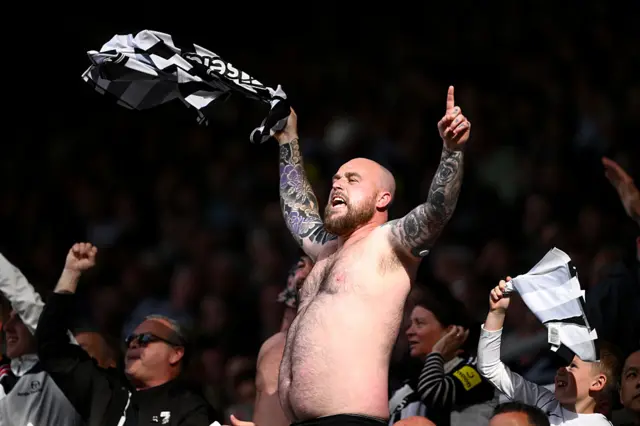Fans of Newcastle United celebrate