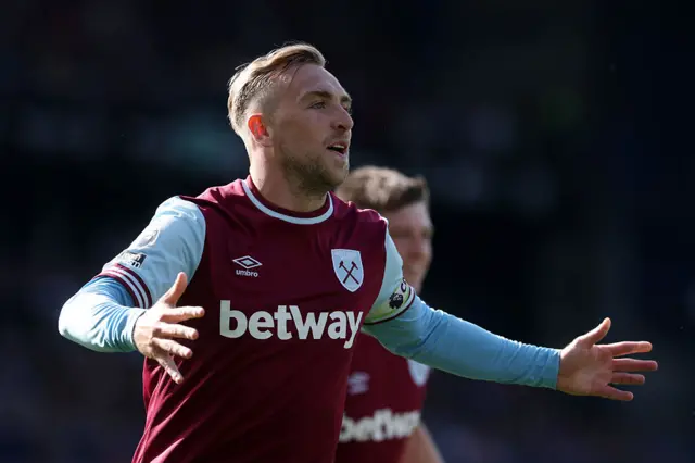 Jarrod Bowen of West Ham United celebrates scoring his team's second goal