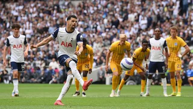 Dominic Solanke of Tottenham Hotspur scores his team's first goal