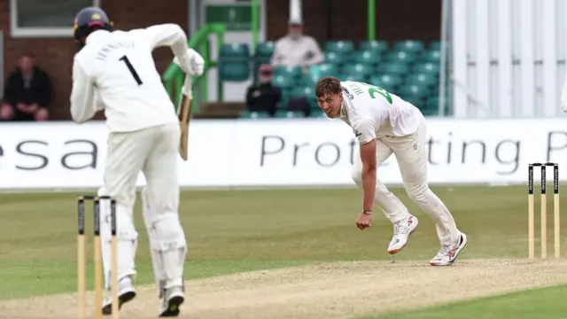 Josh Hull bowling to Keaton Jennings