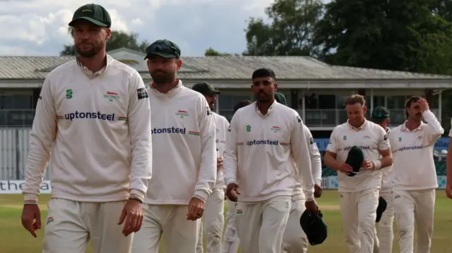 Leicestershire leave the field after beating Lancashire